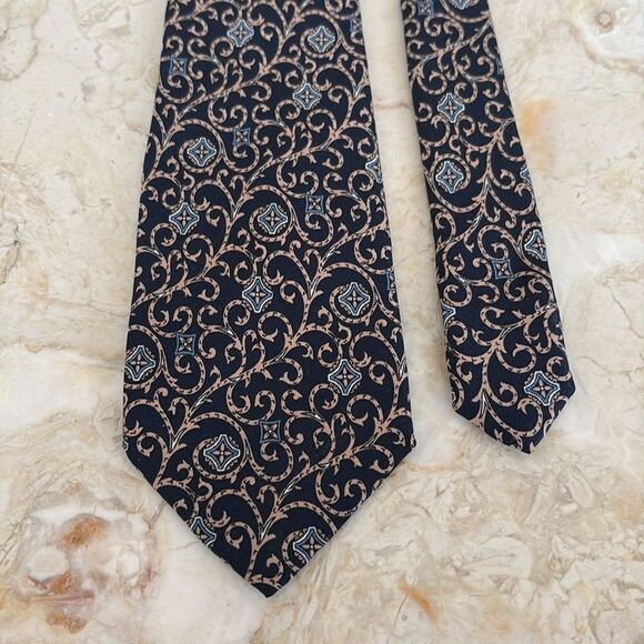 Valentino La Cravat Paisley Tie - Picture 6 of 8